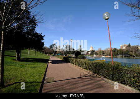 Italien, Rom, EUR, künstlicher See, Passeggiata del Giappone, Fußgängerweg Stockfoto
