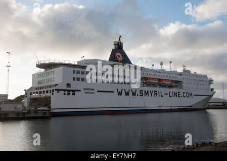 MS-Norröna in den Hafen von Torshavn auf den Färöer Inseln Stockfoto