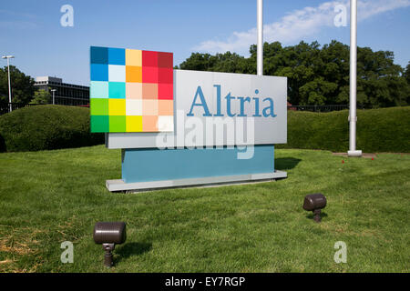 Ein Logo Zeichen außerhalb der Hauptsitz der Altria Group, Inc., in Richmond, Virginia am 19. Juli 2015. Stockfoto