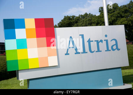 Ein Logo Zeichen außerhalb der Hauptsitz der Altria Group, Inc., in Richmond, Virginia am 19. Juli 2015. Stockfoto