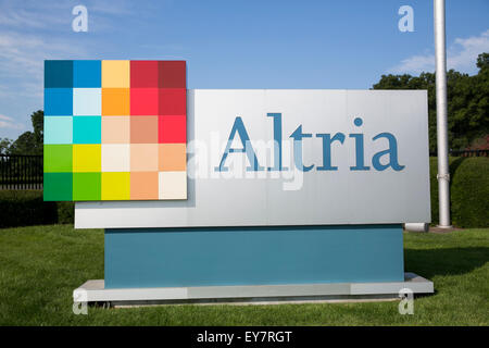 Ein Logo Zeichen außerhalb der Hauptsitz der Altria Group, Inc., in Richmond, Virginia am 19. Juli 2015. Stockfoto