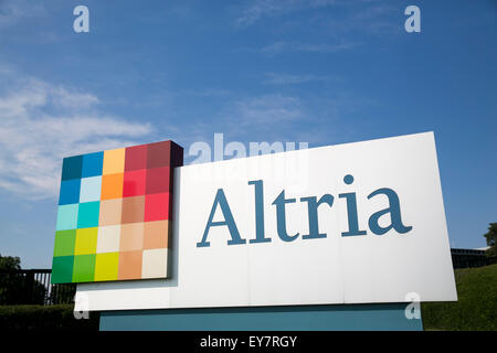 Ein Logo Zeichen außerhalb der Hauptsitz der Altria Group, Inc., in Richmond, Virginia am 19. Juli 2015. Stockfoto