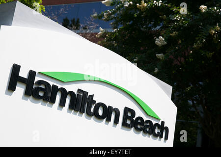 Ein Logo Zeichen außerhalb der Hauptsitz von Hamilton Beach Brands, Inc., in Glen Allen, Virginia am 19. Juli 2015. Stockfoto