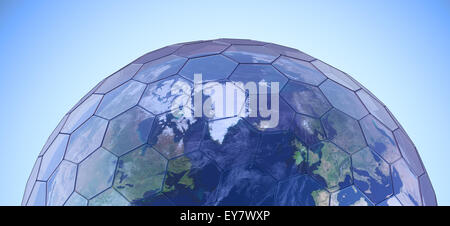 Erdkugel mit sechseckigen Glas Platten - grüne Haus Effekt konzeptionelle Darstellung bedeckt Stockfoto