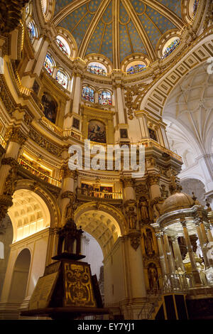 Altarraum Rotunde Decke Kuppel mit Tabernakel in der Kathedrale von Granada der Menschwerdung Stockfoto