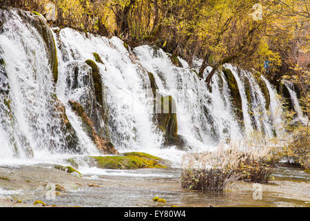 Wasserfall namens Pfeil Bambus ist Naturlandschaft Jiuzhaigou landschaftlich in Sichuan, China Stockfoto