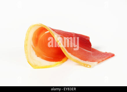 Dünne Scheibe Prosciutto crudo Stockfoto