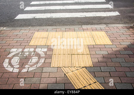 Braille-Block, Minato-Ku, Tokyo, Japan Stockfoto