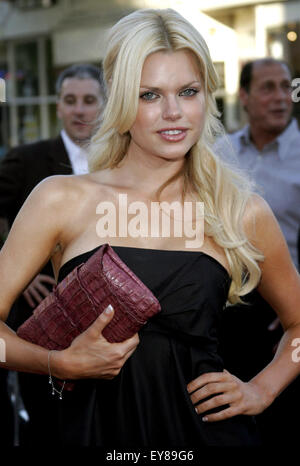 Sophie Monk besucht der Los-Angeles-Premiere von "Klick!" an der Manns Village Theater in Westwood statt. Stockfoto