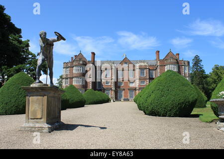 Burton Agnes Hall Vorderansicht, Burton Agnes, in der Nähe von Driffield, East Riding of Yorkshire, England, UK Stockfoto