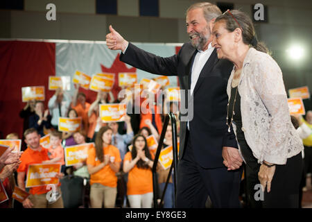 London, Ontario, Kanada. 23. Juli 2015. Thomas Mulcair, Führer der Opposition und der neuen demokratischen Teil von Kanada liefert eine Rede vor der Wahl bei einer Kundgebung in London, Kanada statt. Zum Zeitpunkt die Rede gegeben wurde, statt seiner Partei einen leichten Vorsprung auf die regierende konservative Partei von Kanada unter der Leitung von aktuellen Premierminister Stephen Harper. Bildnachweis: Mark Spowart/Alamy Live-Nachrichten Stockfoto