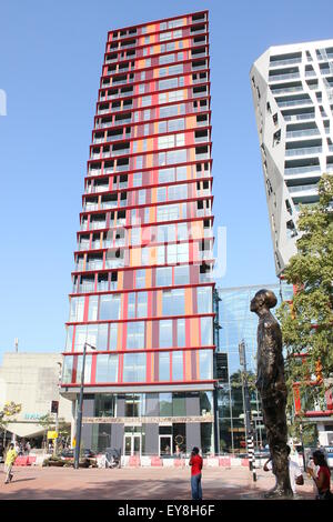 Neue High-Rise Wohnung Komplex Calypso am Westersingel Kanal und Mauritsweg Street, Rotterdam, Niederlande Stockfoto