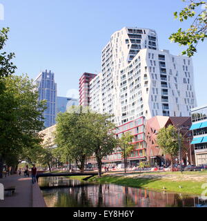 Neue Highrise Wohnung Komplex De Calypso am Wetsersingel Kanal und Mauritsweg Street, Rotterdam, Niederlande Stockfoto
