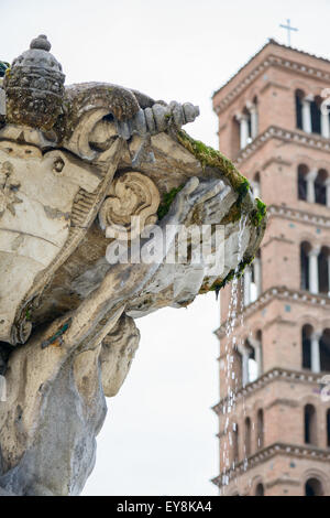 Piazza Bocca della Verità (Englisch: Square, der Mund der Wahrheit) ist ein Platz zwischen Via Luigi Petroselli und Via della Greca ich Stockfoto