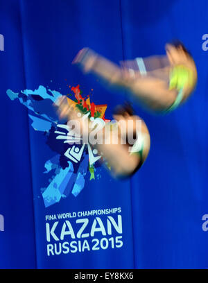 Kazan, Russland. 24. Juli 2015. Taucher in Aktion während einer Trainingseinheit der 16. FINA Swimming World Championships im Aquatics Palace in Kazan, Russland, 24. Juli 2015. Foto: MARTIN SCHUTT/DPA/Alamy Live-Nachrichten Stockfoto