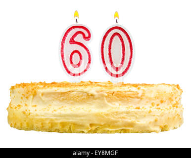 Geburtstagstorte mit Kerzen Nummer sechzig isoliert auf weißem Hintergrund Stockfoto