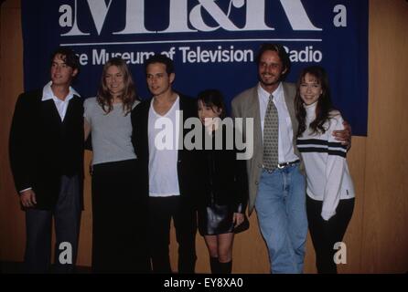 SCOTT WOLF mit Jeremy London, Paula Devicq, Lacey Chabert Mitchell Anderson Jennifer Love Hewitt 1996.Party der fünf Stimmen im Museum von TV und Radio.k6547gv. (Kredit-Bild: © Greg Vie/Globe Fotos über ZUMA Draht über ZUMA Draht) Stockfoto