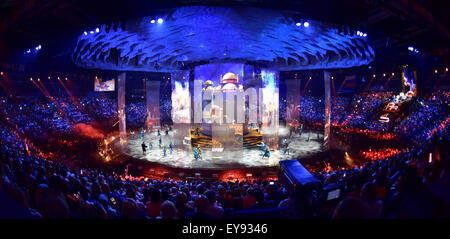 Kazan, Russland. 24. Juli 2015. Gesamtansicht während der Eröffnungsfeier der 16. FINA Swimming World Championships in Tatneft Arena in Kazan, Russland, 24. Juli 2015. Foto: Martin Schutt/Dpa/Alamy Live News Stockfoto