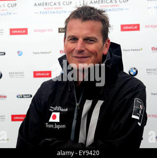 Amerikas Cup Skipper Tage zwei Southsea Event Village Southsea, Hampshire Freitag, 24. Juli 2015.   Da schlechtes Wetter weiterhin die South America Cup auf Southsea Common Oracle Team USA Skipper einen Dämpfer aufsetzen lash: Jimmy Spithill Artemis Racing Skipper: Nathan Outteridge, BAR – Ben Ainslie Racing Skipper/Steuermann: Sir Ben Ainslie Softbank Team Japan Skipper: Dean Barker Groupama Team Frankreich Skipper / Steuermann: Franck Cammas, Emirates Team New Zealand Skipper: Peter Burling. Tägliche Pressekonferenz Credit: Uknip / Alamy Live News Stockfoto