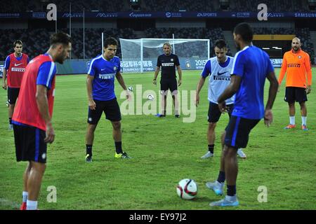 24. Juli 2015 - Shenzhen, Volksrepublik China - de Internazionale Milano Team bei seinem Training im Stadium der Universiade in Shenzhen, China. (Kredit-Bild: © Marcio Machado über ZUMA Draht) Stockfoto