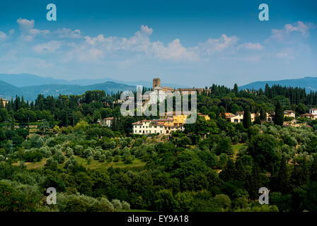 Fassade von San Miniato al Monte. Florenz, Italien. Stockfoto