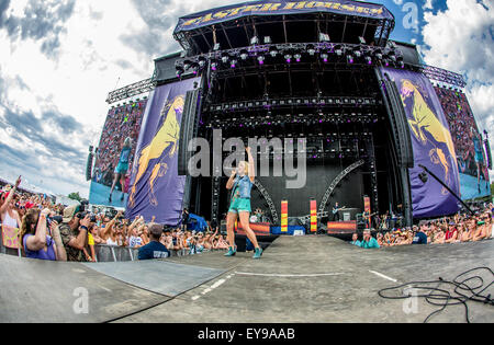 Brooklyn, Michigan, USA. 19. Juli 2015. RAELYNN führt auf 2015 schneller Pferde Festival auf dem Michigan International Speedway in Brooklyn, MI am 19. Juli 2015 (Image Credit: © Marc Nader über ZUMA Draht) Stockfoto