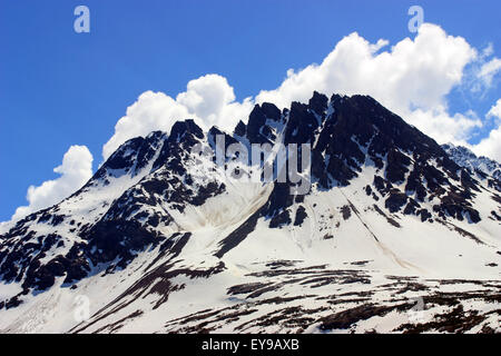 Landschaft der Schneeberg unter blauem Himmel Stockfoto