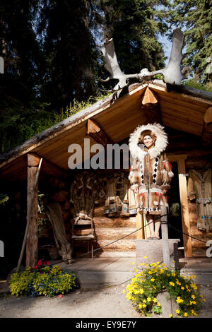 Blockhütte, Frau, Reiseleiter, Alaska Native Stockfoto