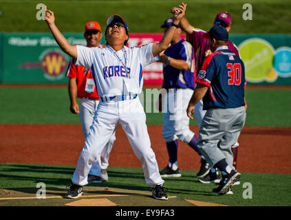 Aberdeen, Maryland, USA. 24. Juli 2015. 24. Juli 2015: Szenen aus Eröffnungsfeier für Cal Ripken World Series auf die Ripken Erfahrung angetrieben von Under Armour in Aberdeen, Maryland. Scott Serio/Ripken Baseball/CSM/Alamy Live-Nachrichten Stockfoto