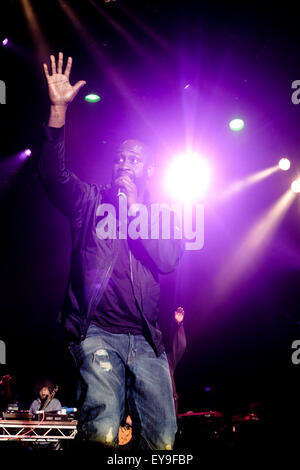 De La Soul auf der Bühne beim Festival WOMAD (World of Music, Arts and Dance) bei Charlton Park am 24.07.2015 bei Charlton Park, Malmesbury.  Personen im Bild: Kelvin Mercer, Posdnuos, Söldner, ein Stecker, Sop Sound, Stecker Frage mich, warum. Bild von Julie Edwards/Alamy Live-Nachrichten Stockfoto