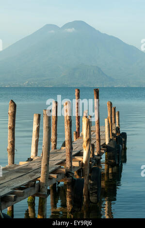 Vulkane von Lake Atitlan, Guatemala Stockfoto