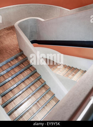 Innenansicht des Kinos Arcobaleno nach Mailand im Vordergrund die Mauerwerk-Treppe Stockfoto
