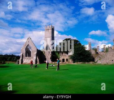 Adare Manor Golf Club, Co Limerick, Irland, 15. Jahrhundert Franziskaner Kloster auf einem Golfplatz Stockfoto