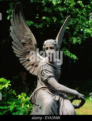 Gusseiserne Göttin, Kilruddery, Bray, Co Wicklow, Irland Stockfoto