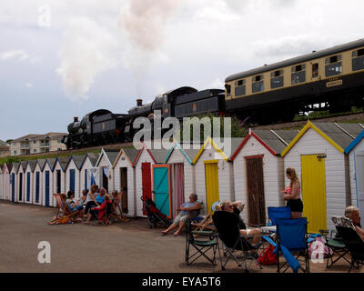 Eine double Header Dampflokomotiven zwei an einem Strang der Dartmouth Steam Railway bei Goodrington Sands, Paignton, Devon Stockfoto