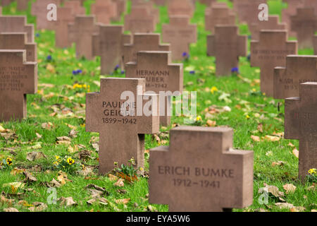 Karlsruhe, Deutschland, Gräber der Luft Kriegsopfer des zweiten Weltkriegs Stockfoto