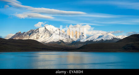 Cuernos del Paine und Amarga Lagune, Torres del Paine Nationalpark, chilenischen Patagonien, Chile Stockfoto