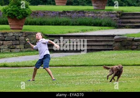 Gråsten, 25.07.2015 Prinz Christian und Hund Ella an der jährlichen Fotosession bei Gråsten Palast RPE/Albert Nieboer/Niederlande OUT - NO-Draht-SERVICE - Stockfoto