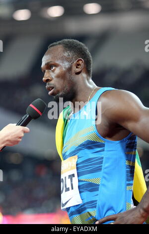 London, UK. 24. Juli 2015. Usain Bolt (JAM), befragt nach seinem Sieg in den 100m Herren Finale während der Sainsbury Jubiläum Spiele Diamond League Veranstaltung am Queen Elizabeth Olympic Park am 24. Juli 2015 in London, UK-Credit: Grant Burton/Alamy Live News Stockfoto