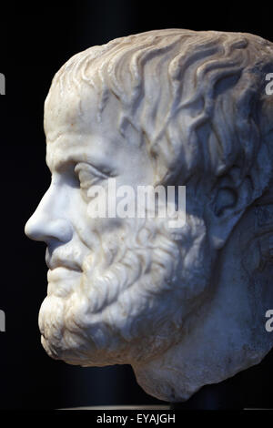 Griechische Philosoph Aristoteles. Römischen Marmor-Kopie nach einem griechischen original von ca. 320 v. Chr.. Kunsthistorisches Museum, Wien, Österreich. Stockfoto