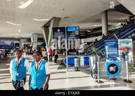 Kapstadt, Südafrika, Internationaler Flughafen, CPT, Terminal, Männer mit schwarzen Männern, Angestellte, Arbeiter, Angestellte, Angestellte, Angestellte, Uniform, innen, S Stockfoto