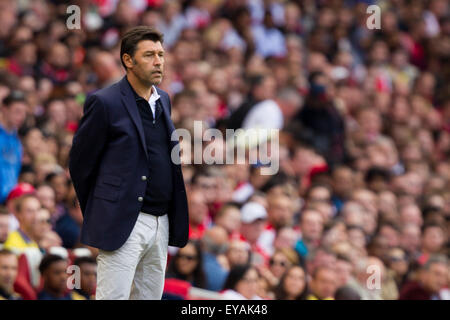 London, Wettsektor. 25. Juli 2015. Emirates Cup. Arsenal gegen Olympique Lyonnais. Olympique Lyonnais-Manager Hubert Fournier. Bildnachweis: Aktion Plus Sport/Alamy Live-Nachrichten Stockfoto