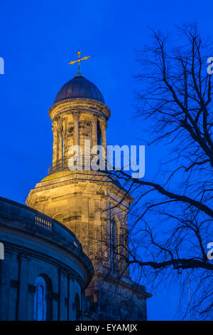 Turm der Kirche St. Chad in Shrewsbury in der Nacht Stockfoto