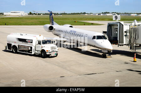 United Express EMB-145LR, National Flughafen Springfield-Branson, Missouri Stockfoto