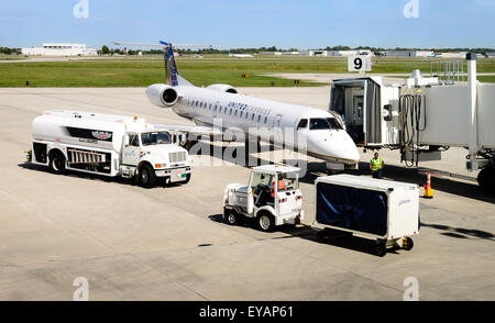 United Express EMB-145LR, National Flughafen Springfield-Branson, Missouri Stockfoto