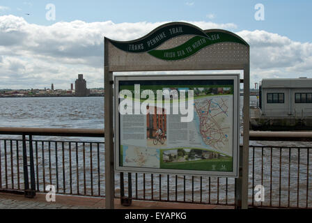 Editorial-Bildern in Liverpool von Trans Pennine Trail Zeichen Stockfoto