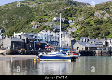 Boote im Hafen in Barmouth Wales Stockfoto