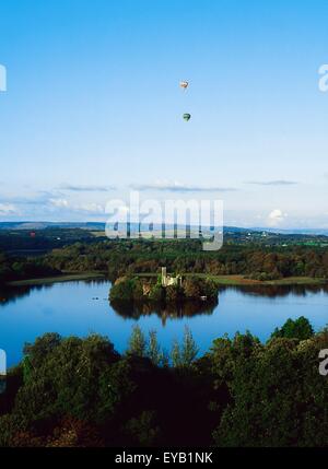 Castle Island, Lough Key Forest Park, Boyle, Co Roscommon, Irland; Historisches Anwesen zuerst im 12. Jahrhundert erwähnt Stockfoto