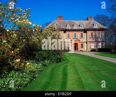 Beaulieu-Haus und Garten, Drogheda, Co Louth, Irland; Magnolien in der Nähe von A 17Th Century House Stockfoto