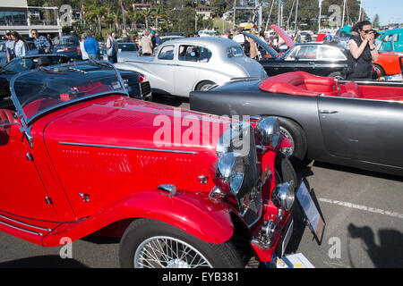 Sydney, Australien. 26. Juli 2015. Im Bild Singer Le Mans von 1935 neben Aston Martin DB4 Credit: model10/Alamy Live-Nachrichten Stockfoto